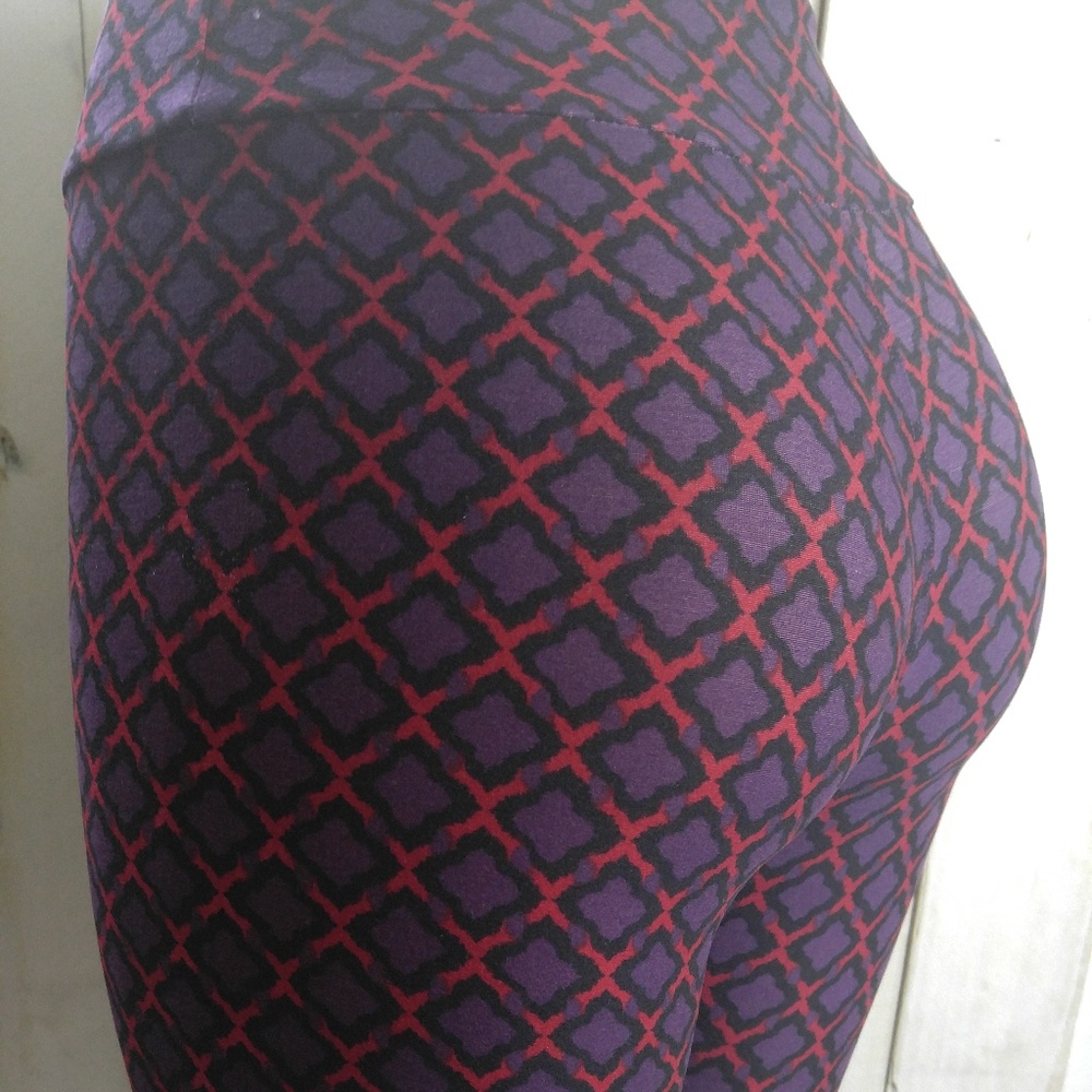 LuLaRoe Unicorn Red Purple Pattern Leggings Womens